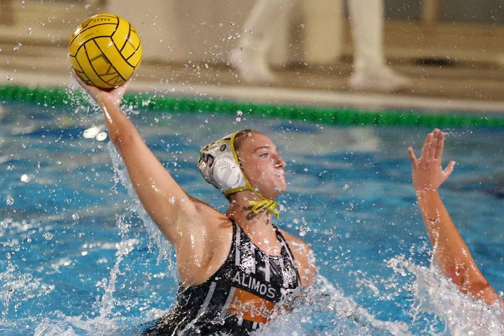 Waterpolo League: Η 14χρονη Μπιτσάκου έλαμψε ξανά και ο Άλιμος Betsson επέστρεψε στις νίκες, υπέταξε τον Πανιώνιο η Βουλιαγμένη