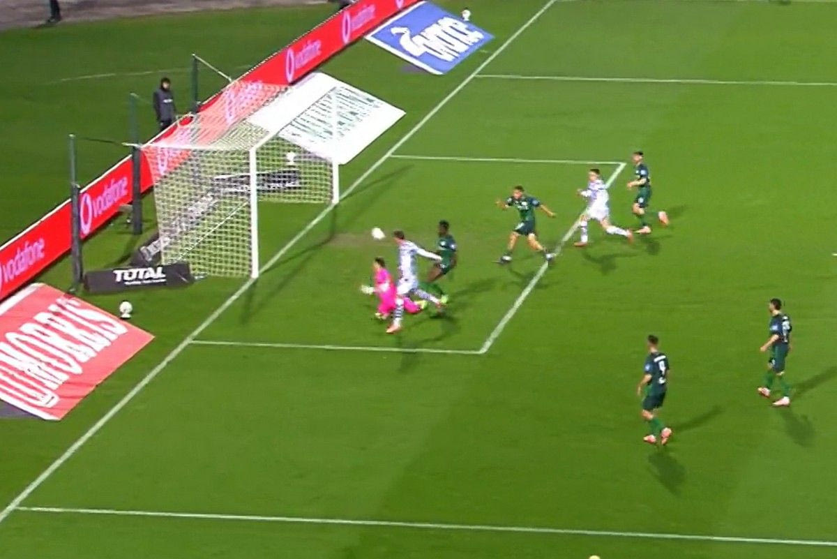 Ο Μύθου με πλασέ από κοντά έκανε το 2-0 για τον ΠΑΟΚ