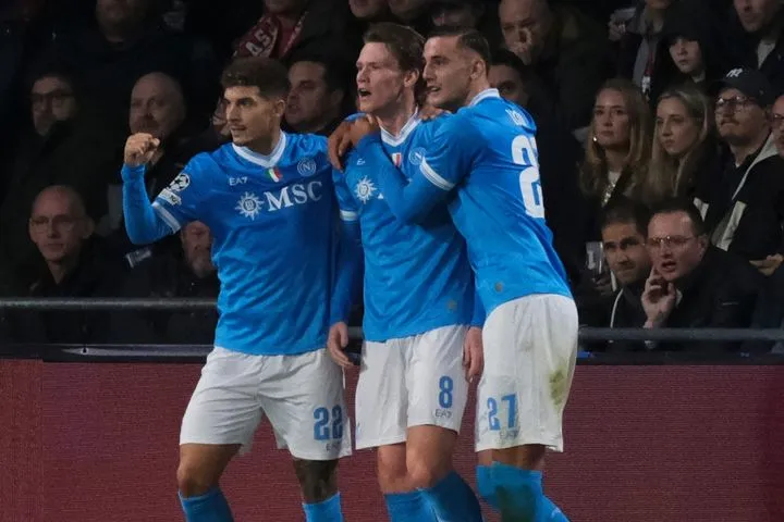 Νάπολι – Κάλιαρι 1-1 (9-8 πεν.): Οι παρτενοπέι επιβίωσαν στη ρωσική ρουλέτα των πέναλτι και πέταξαν στους 8 του Coppa Italia