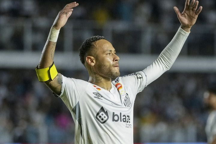 Νεϊμάρ: Το εντυπωσιακό χατ-τρικ του Βραζιλιάνου μέσα σε 17 λεπτά που αψήφησε τον τραυματισμό του για να βοηθήσει τη Σάντος