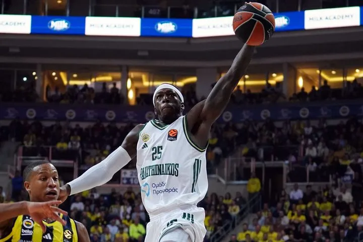 Φενέρμπαχτσε – Παναθηναϊκός AKTOR 77-81: Τεράστιο διπλό για τους πράσινους με σπουδαία τέταρτη περίοδο και με διαστημικό Κέντρικ Ναν