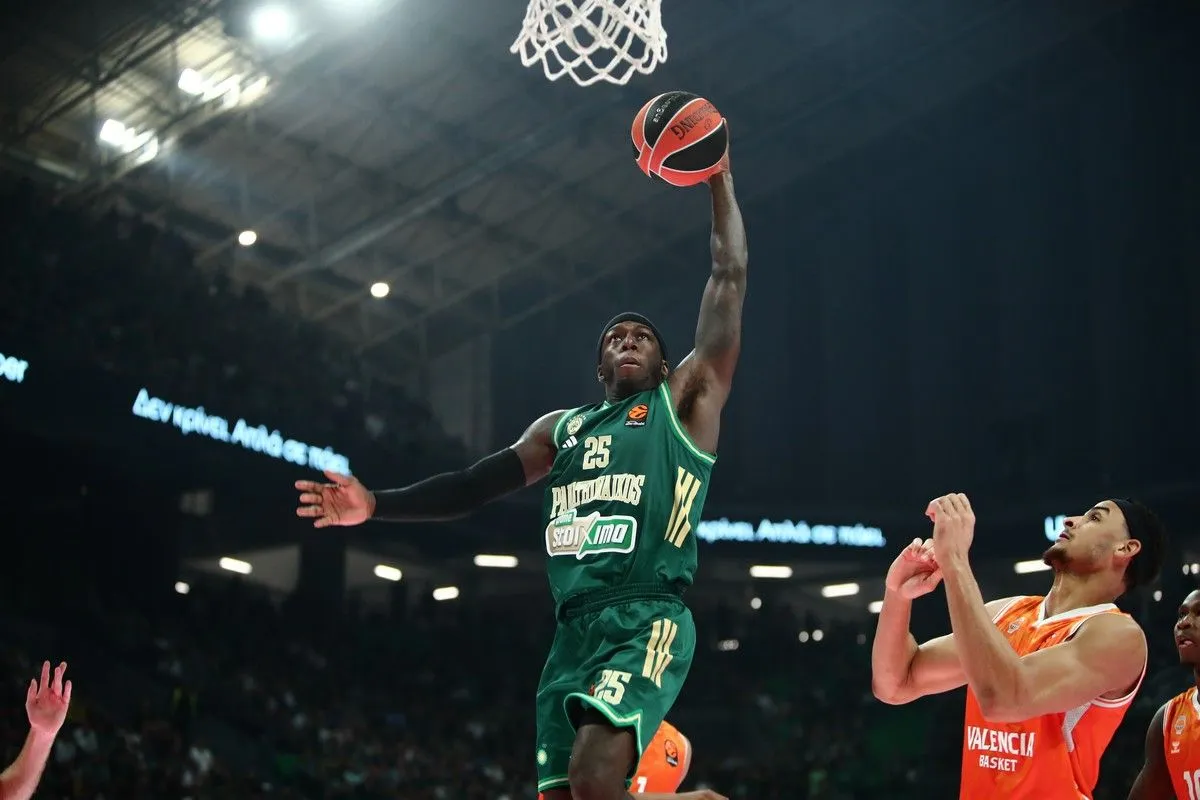 Το εντυπωσιακό κάρφωμα του Ναν κόντρα στη Βαλένθια