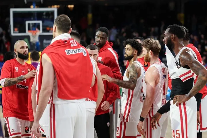 Ο Ολυμπιακός ευχαρίστησε τον κόσμο του: “Το αποτέλεσμα δεν ήταν αυτό που θέλαμε, όμως δεν εγκαταλείπουμε”