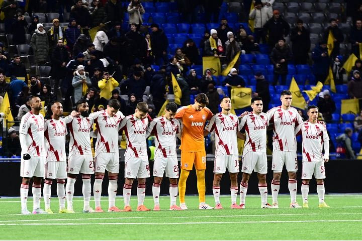 Ολυμπιακός: Καθυστέρηση στην πτήση των ερυθρολεύκων εξαιτίας πάγου στα φτερά του αεροπλάνου