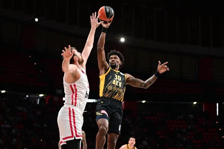 Tα highlights της αναμέτρησης του Ολυμπιακού κόντρα στην ΑΕΚ στην 9η αγωνιστική της Stoiximan GBL