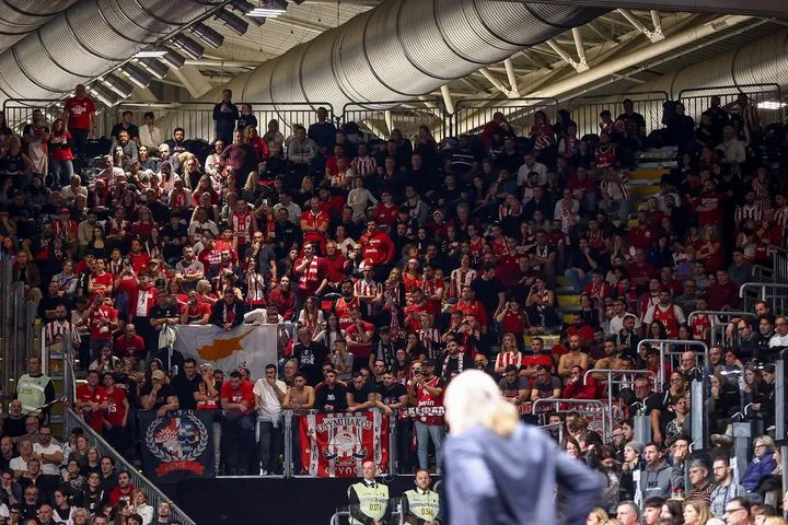 Βίρτους – Ολυμπιακός: Στο πλευρό των ερυθρολεύκων στην Μπολόνια βρέθηκαν 500 φίλοι της ομάδας