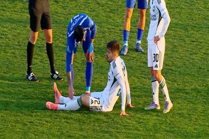 Απίστευτο: Ο Πάντοβιτς μπήκε στη θέση του λαβωμένου Σβιντέρσκι στο 8ο λεπτό και τραυματίστηκε στο 24′