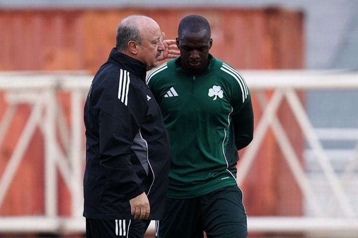 Πρώτη προπόνηση για Τεττέη και Κοντούρη στον Παναθηναϊκό μπροστά σε 1.000 φίλους της ομάδας στο ΟΑΚΑ