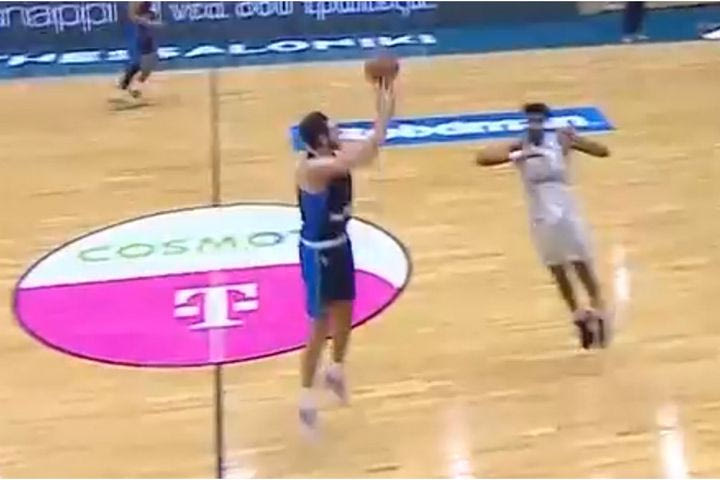 Το τρομερό τρίποντο του Τσαλμπούρη πριν το τέλος του ημιχρόνου στο Ηρακλής – Πανιώνιος