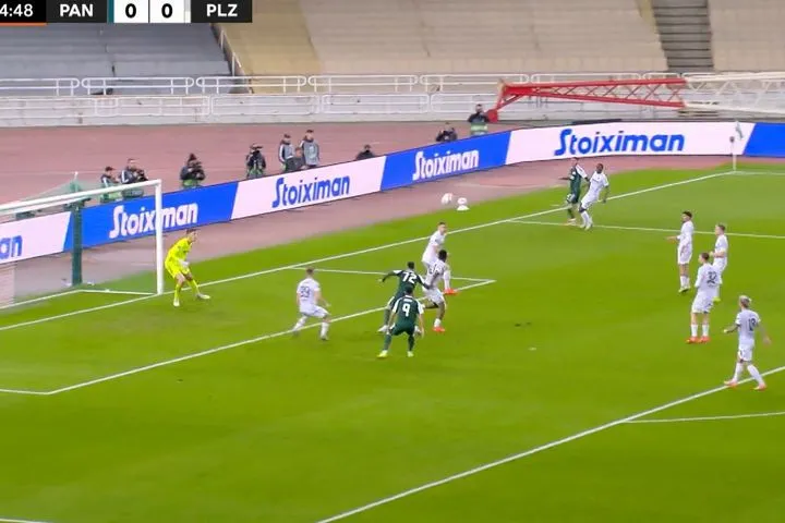 Ο Πάντοβιτς άγγιξε το γκολ με κεφαλιά από πλεονεκτική θέση ύστερα από σέντρα του Καλάμπρια