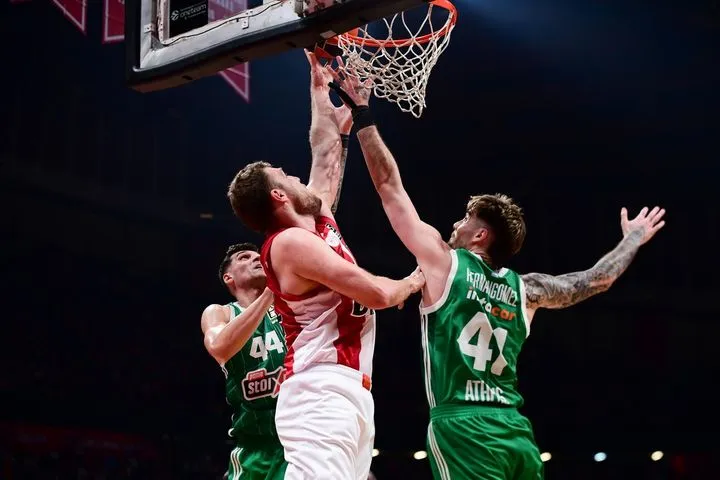 Παναθηναϊκός - Ολυμπιακός: Ντέρμπι-φωτιά στο ξημέρωμα του 2026