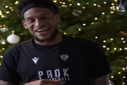 Χριστουγεννιάτικες ευχές με χιούμορ από την ομάδα μπάσκετ του ΠΑΟΚ