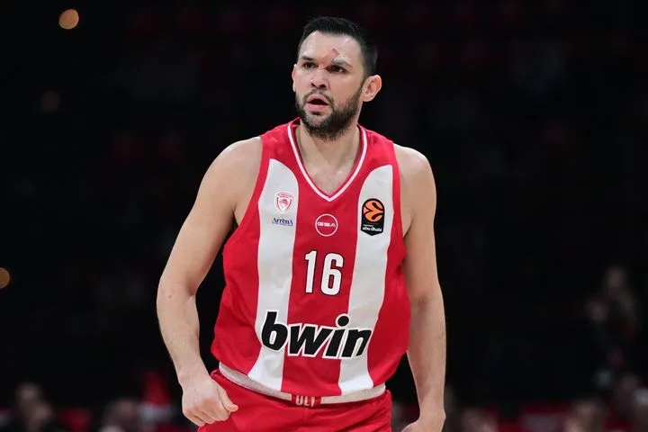 Ολυμπιακός: Ο Παπανικολάου ξεπέρασε τον Πρίντεζη στη 13η θέση με τα περισσότερα ριμπάουντ στην ιστορία της EuroLeague