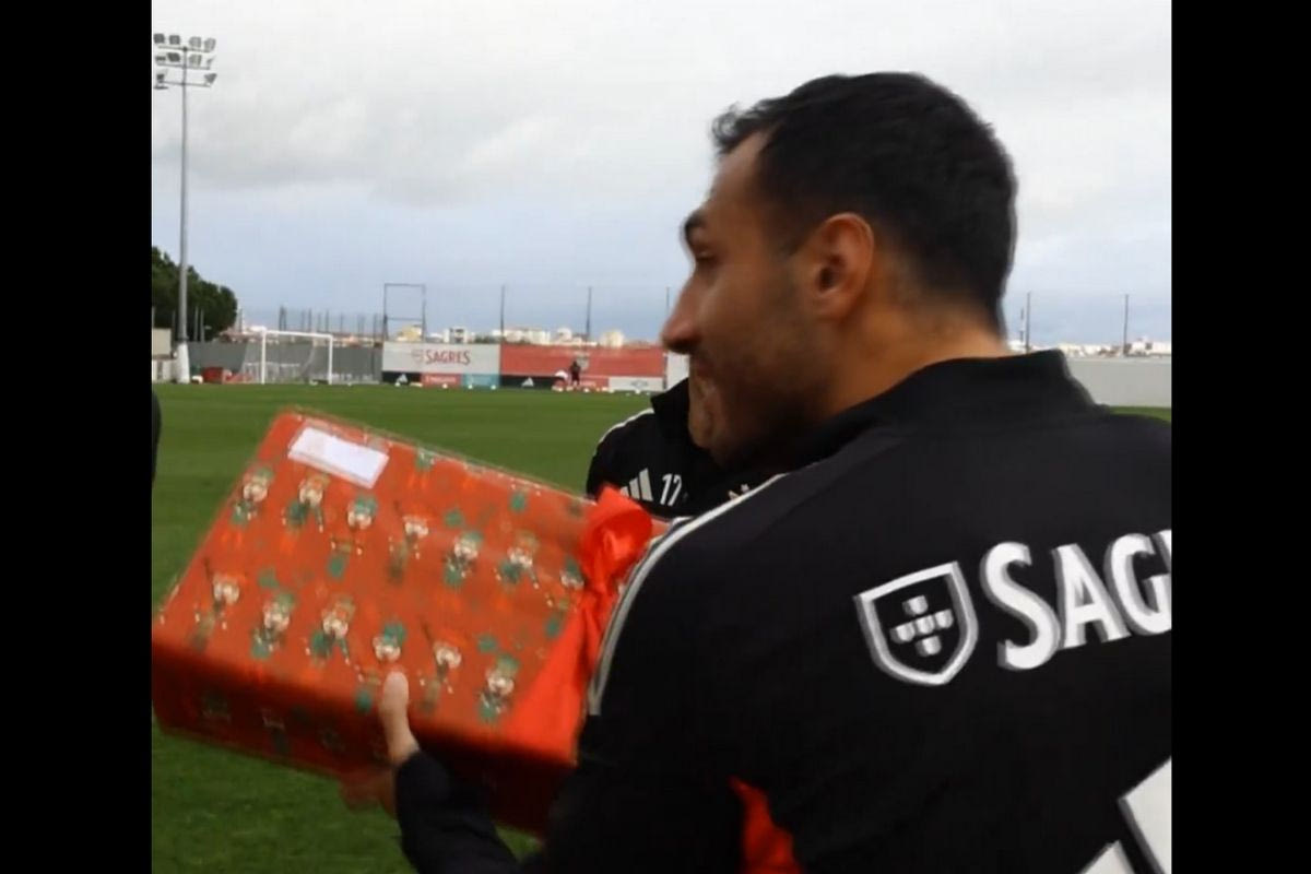 Μπενφίκα: Ο Παυλίδης και οι συμπαίκτες του μοίρασαν δώρα σε παιδιά