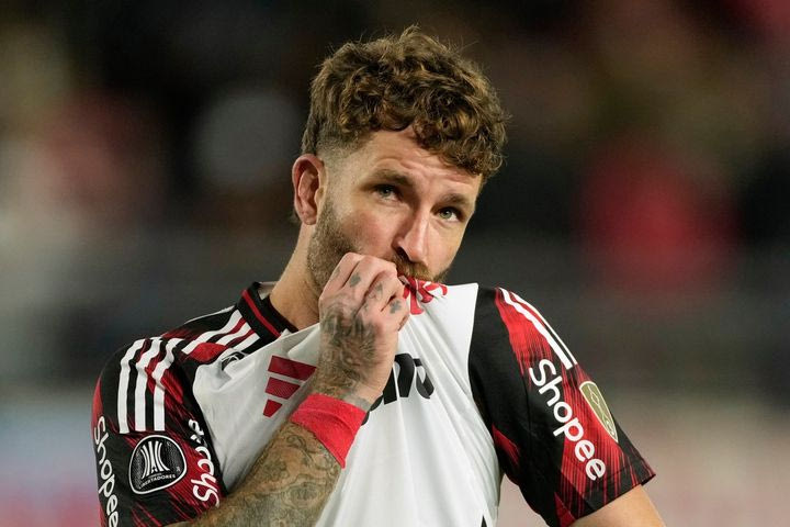 Ολυμπιακός: Επιμένουν οι Βραζιλιάνοι για το ενδιαφέρον των ερυθρολεύκων για τον Λέο Περέιρα