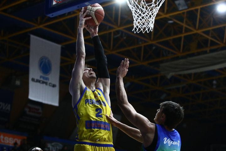 Περιστέρι – Σάσαρι 98-84: Η ελληνική ομάδα “καθάρισε” από νωρίς και πάτησε γκάζι με double-double Βαν Τούμπεργκεν