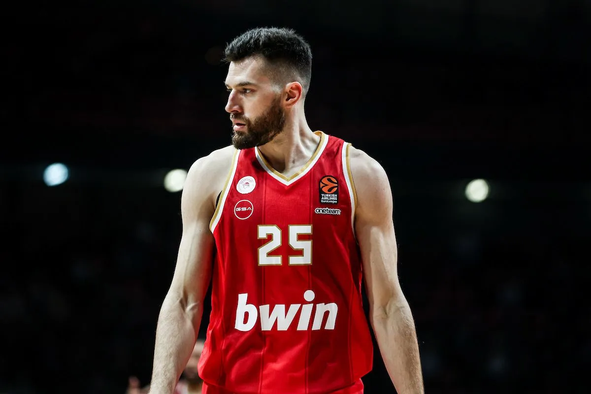 Πίτερς: Φωτιά στο εστιατόριο του παίκτη του Ολυμπιακού στο Μικρολίμανο – Τέθηκε σε υπό έλεγχο πριν πάρει μεγάλες διαστάσεις