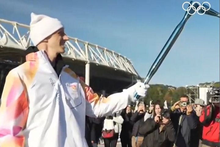 Ο Ακίλε Πολονάρα λαμπαδηδρόμος για τους Χειμερινούς Ολυμπιακούς Αγώνες: “Μέχρι πριν λίγες εβδομάδες ήμουν σε αναπηρικό καροτσάκι”