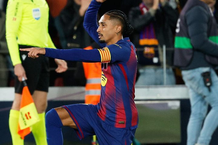 Μπαρτσελόνα – Ατλέτικο 3-1: Mε ανατροπή πανηγύρισαν την πέμπτη σερί νίκη στο πρωτάθλημα οι πρωτοπόροι