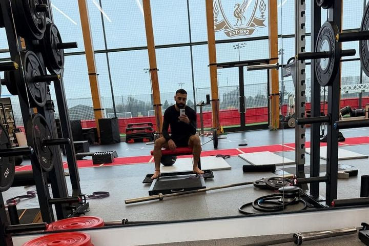 Η μοναχική φωτογραφία του Σαλάχ από το γυμναστήριο της Λίβερπουλ