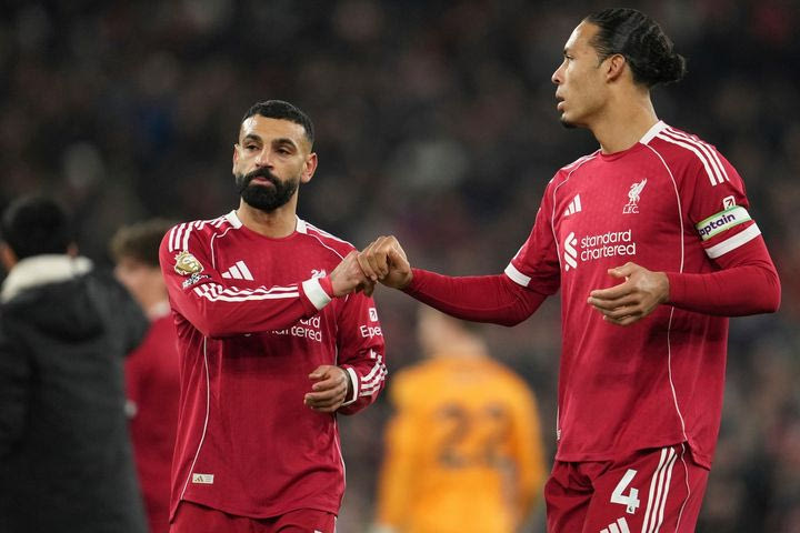 Ρούνεϊ κατά Σαλάχ: “Καταστρέφει την κληρονομιά του στην Λίβερπουλ”