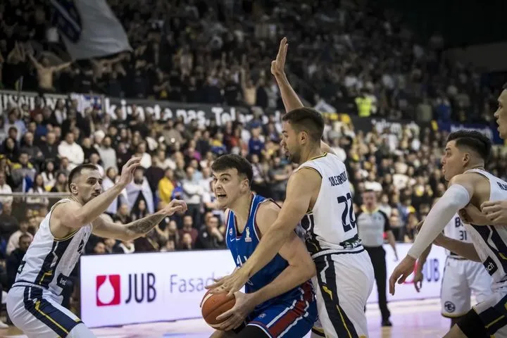 Έξαλλη η Ομοσπονδία της Σερβίας μετά την αναμέτρηση στη Βοσνία: “Περιμένουμε την αντίδραση της FIBA”