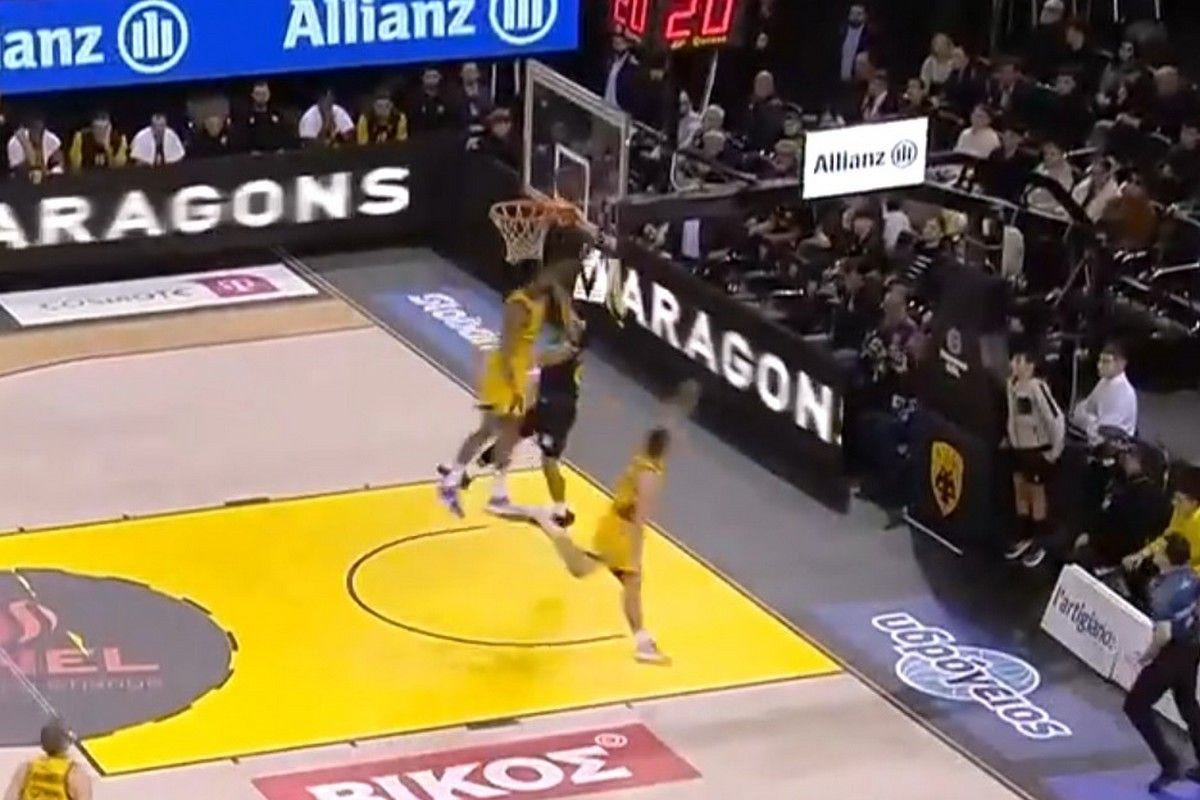 Η απίθανη τάπα του Κρις Σίλβα στον Μήτρου-Λονγκ στο ΑΕΚ – Άρης Betsson