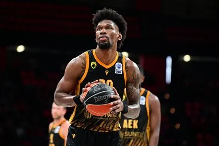 Ο Ντράγκαν Σάκοτα παραδέχθηκε ότι ο Κρις Σίλβα έχει buy-out στο συμβόλαιό του με την ΑΕΚ