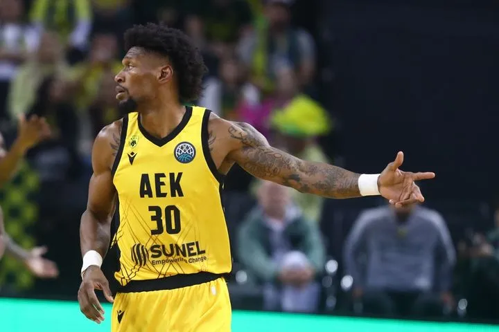 ΑΕΚ – Λέβιτσε: Ο Σίλβα επέστρεψε στο παρκέ ανακουφίζοντας την Ένωση