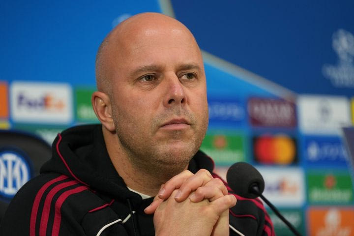 Σλοτ για Σαλάχ: “Αναγνωρίζει ότι έχει κάνει λάθος; Πρέπει να κάνω εγώ ή εκείνος την πρώτη κίνηση;”