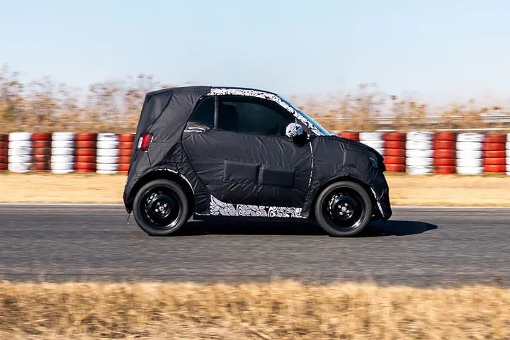 Σε διαδικασία δοκιμών το smart #2 που θα διατηρήσει όλα τα πλεονεκτήματα του “τυπικού” fortwo