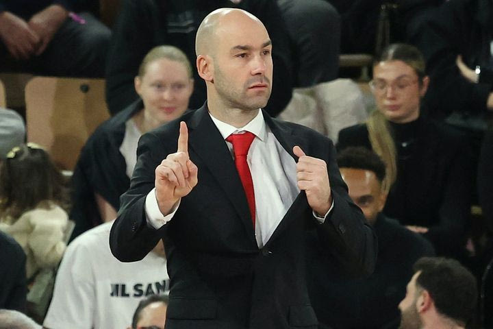 Σπανούλης: “Καλησπέρα στον κανένα” – Η αμήχανη στιγμή που δεν παρευρέθηκε κανείς δημοσιογράφος στη συνέντευξη Τύπου της Μονακό