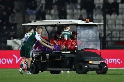 Η συγγνώμη του Σβιντέρσκι στον Παβλένκα, μετά το μαρκάρισμά του: Αποδοκιμασίες από τον κόσμο