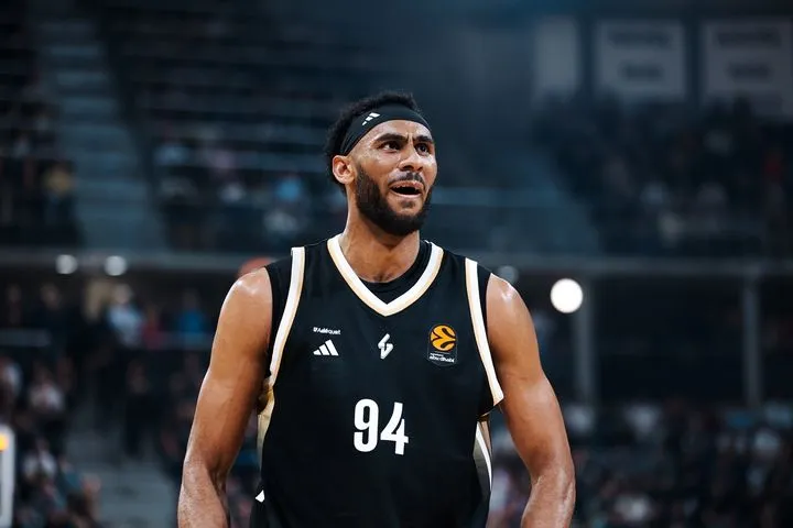 Οι δύο παίκτες της Βιλερμπάν που παρακολουθούν αρκετές ομάδες της EuroLeague