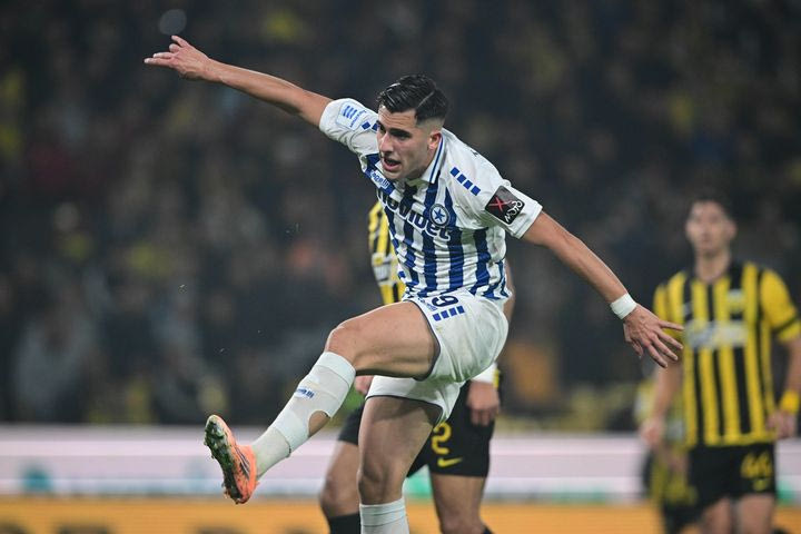 Λάθος στην άμυνα της ΑΕΚ και ο Τσαντίλας μείωσε σε 3-1 για τον Ατρόμητο