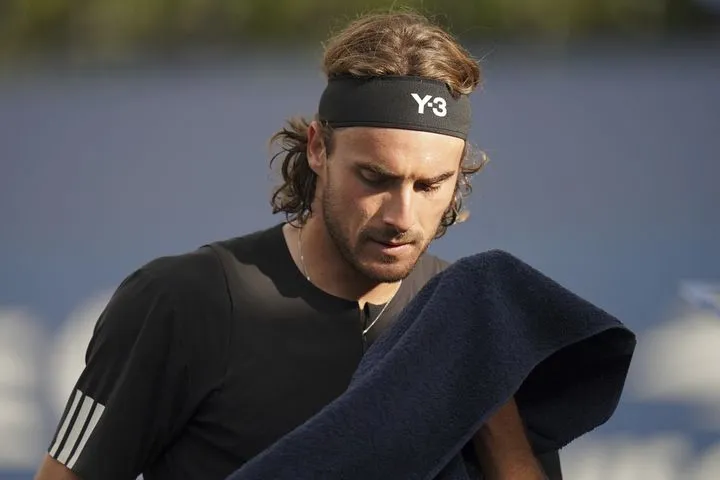 Ανακοίνωση από τον δικηγόρο του Στέφανου Τσιτσιπά για την παράβαση με την Lotus: “Πραγματικός οδηγός του οχήματος ο πατέρας του”