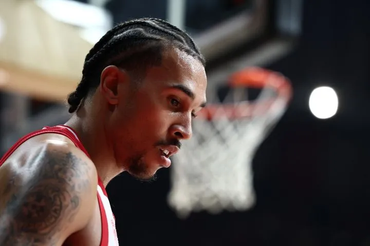 Ολυμπιακός: Τεράστιο πλήγμα με Γουόρντ, εκτός δράσης για περίπου τέσσερις εβδομάδες