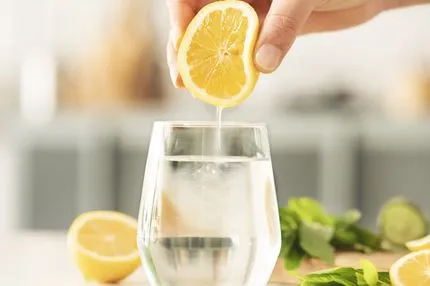 Το ιδανικό ρόφημα με τρία υλικά για να ξεκινάς τη μέρα σου