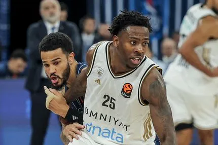 Αυτά έκανε ο Ράιτ που πέτυχε σπουδαίο νταμπλ νταμπλ στη νίκη της Dubai BC απέναντι στην Έφες