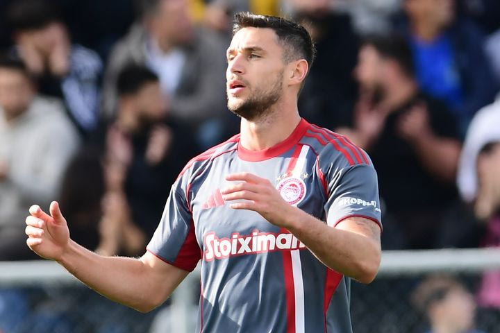 Ελλάς Σύρου – Ολυμπιακός: Δύο δοκάρια για τους ερυθρόλευκους στο ξεκίνημα με Καμπελά και Γιάρεμτσουκ