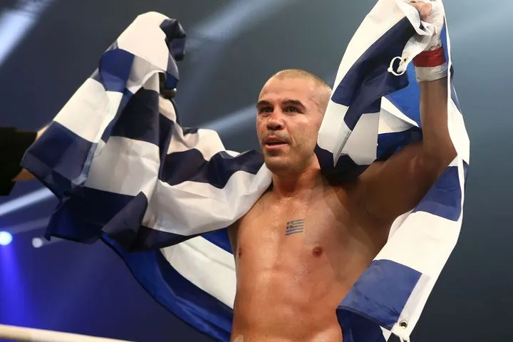 Μιχάλης Ζαμπίδης: Έριξε “βόμβα” ο Iron Mike, επιστρέφει στη δράση ο Έλληνας θρύλος του kickboxing