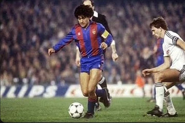 Μαραντόνα: Τιμή ρεκόρ για τη φανέλα του με την Μπαρτσελόνα από τον επεισοδιακό τελικό του 1984