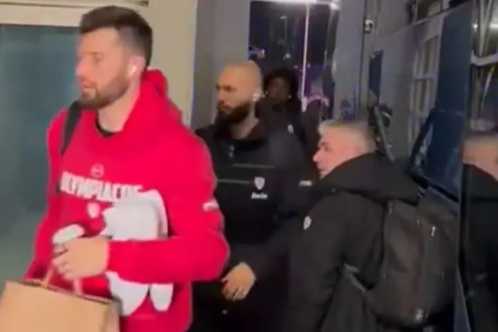 Παναθηναϊκός AKTOR – Ολυμπιακός: Η άφιξη των ερυθρολεύκων για το ντέρμπι