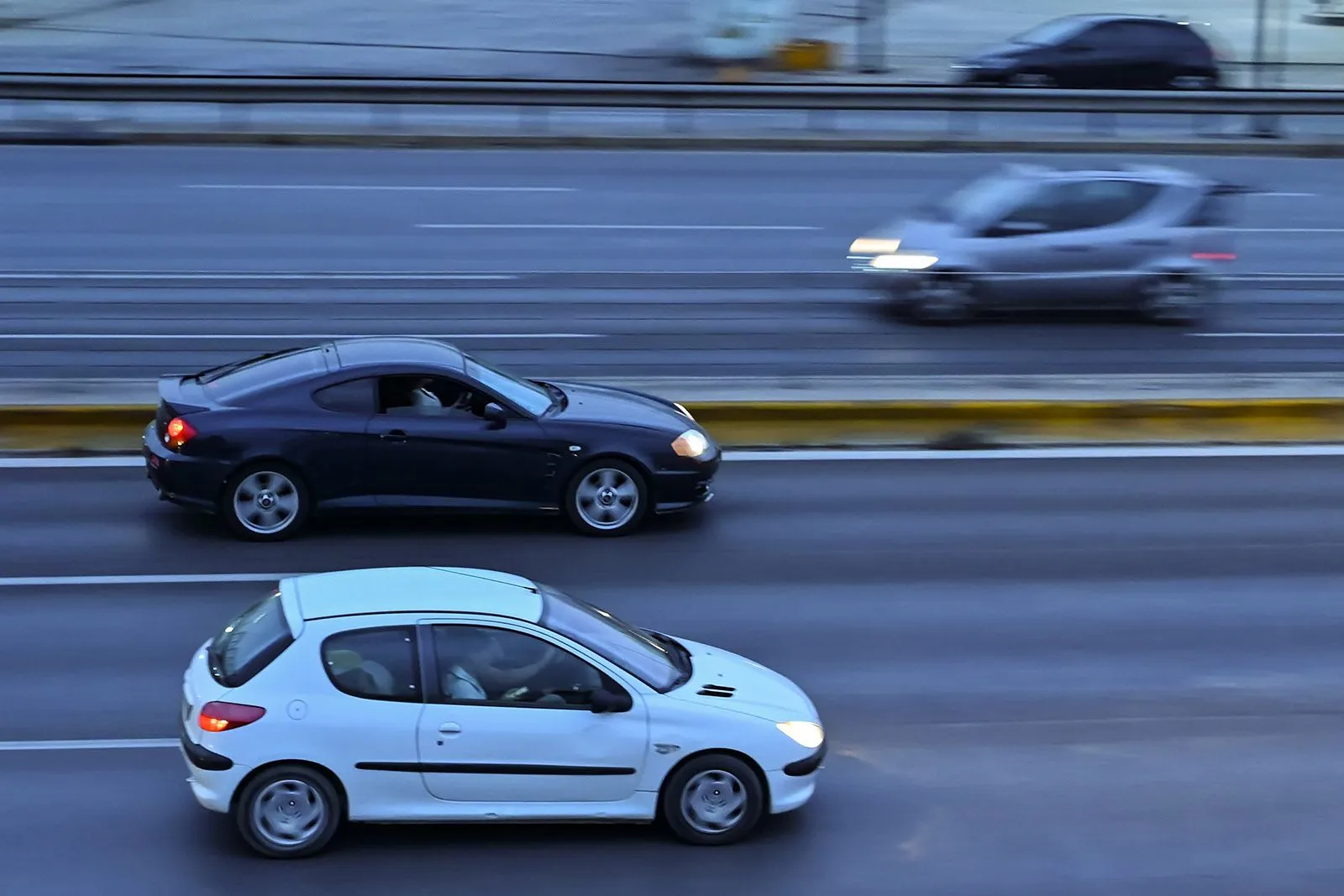 Μειώθηκε από την πρωτοχρονιά το όριο ταχύτητας στις πόλεις – Μεγάλα πρόστιμα στους παραβάτες