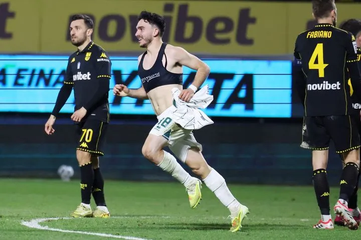 Δραματικό φινάλε στο Βικελίδης: Ο Κωστή πέρασε όποιον βρήκε μπροστά του και ισοφάρισε σε 2-2 για τον Λεβαδειακό στο 90+4′