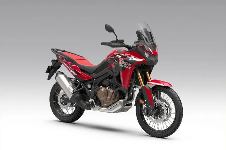 Πιο “χωμάτινη” η φρεσκαρισμένη Honda Africa Twin του 2026
