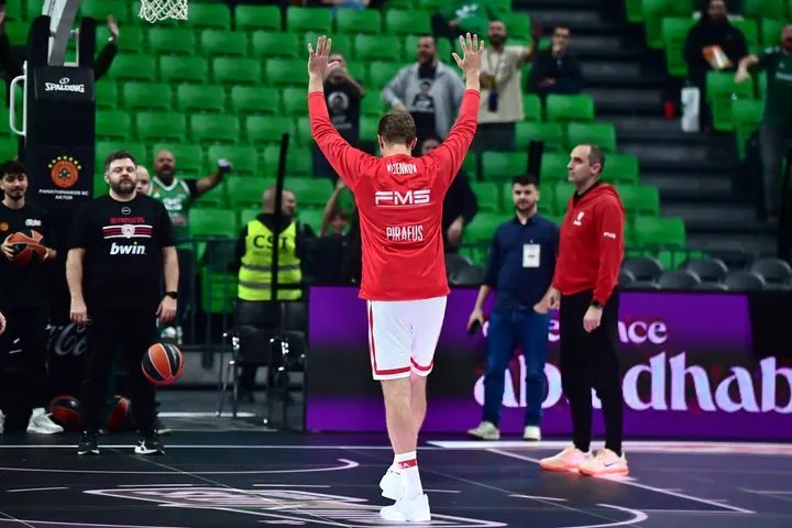 Παναθηναϊκός AKTOR – Ολυμπιακός: Δέκα συνεχόμενα τρίποντα από τον Βεζένκοβ και αλληλεπίδραση με την εξέδρα