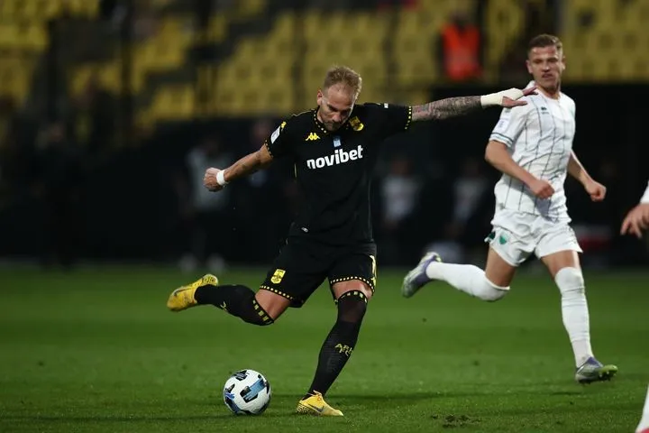 Αδιανόητο γκολ από τον Ράτσιτς: Ο Σέρβος κεραυνοβόλησε τον Λοντίγκιν για το 2-1 του Άρη