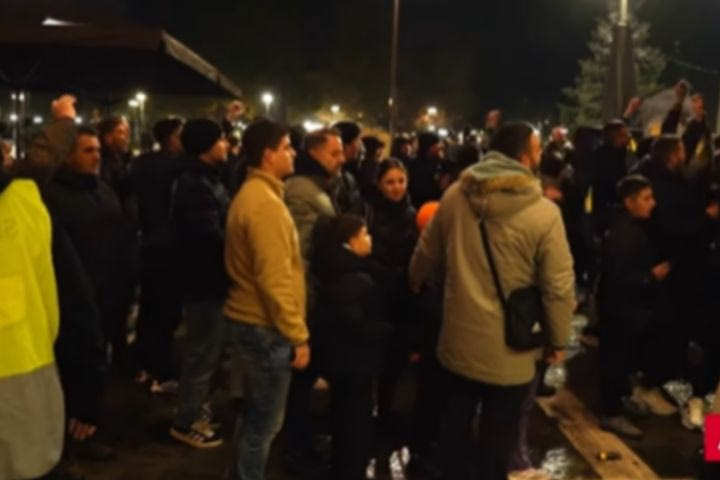 ΑΕΚ: Θερμή υποδοχή από οπαδούς της στην Τρίπολη