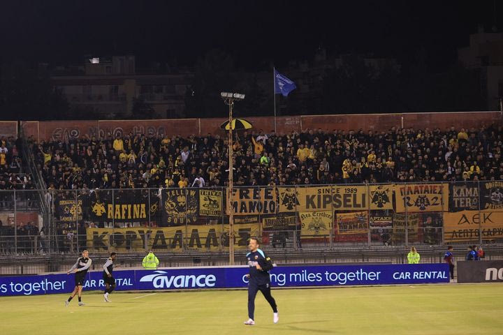 Με περίπου 1.000 φιλάθλους η ΑΕΚ στο Περιστέρι για το ματς με τον Ατρόμητο